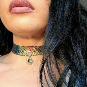 Handmade genuine leather choker turtle pendant.
